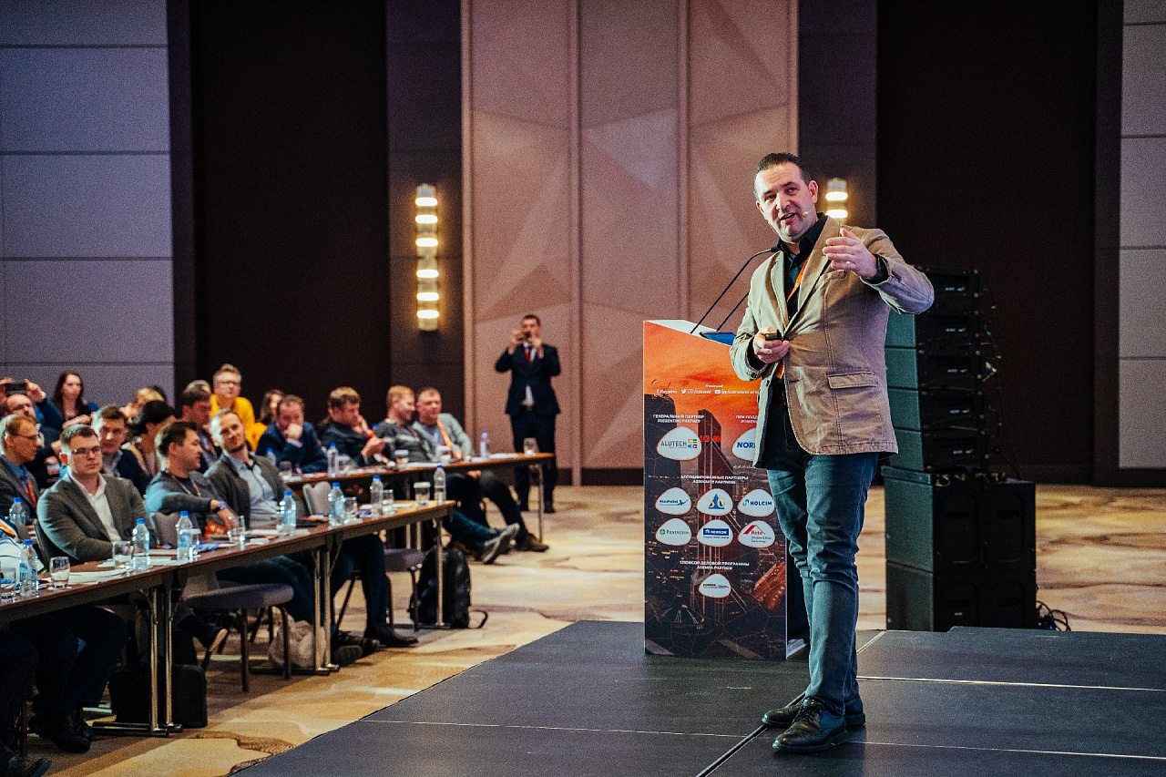 Zak World of Façades