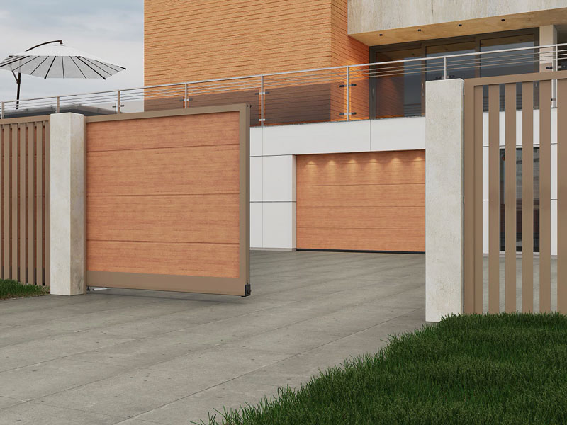 «АЛЮТЕХ» запускает цифровую печать на въездных воротах Prestige