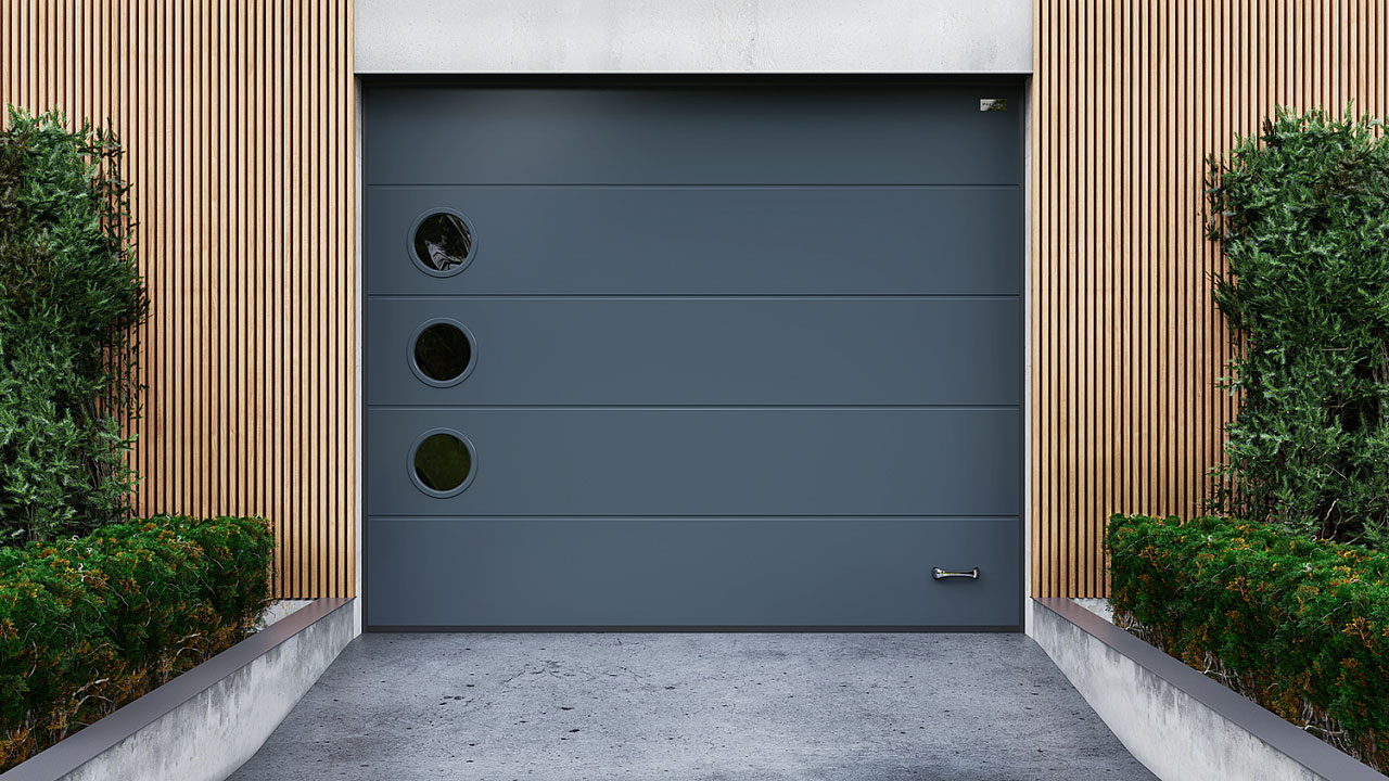 Стильная опция: окна с тонированным остеклением для секционных ворот