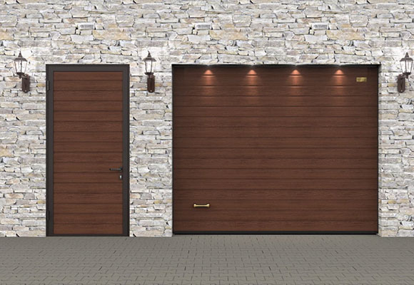 Боковая дверь